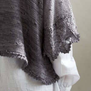 JUJU'S LOOPS. SWOON. TOSH PRAIRIE Detail of Swoon in madelinetosh Prairie