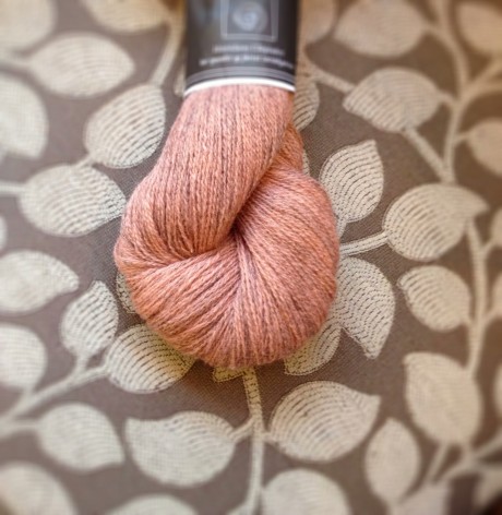 Isager Tvinni in 39s - Peach with Grey