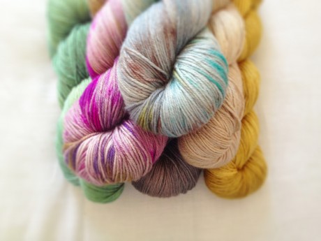 Loop Knit Lounge: Skein Yarn