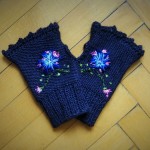 Rosemaling Mitts by Fadenfee