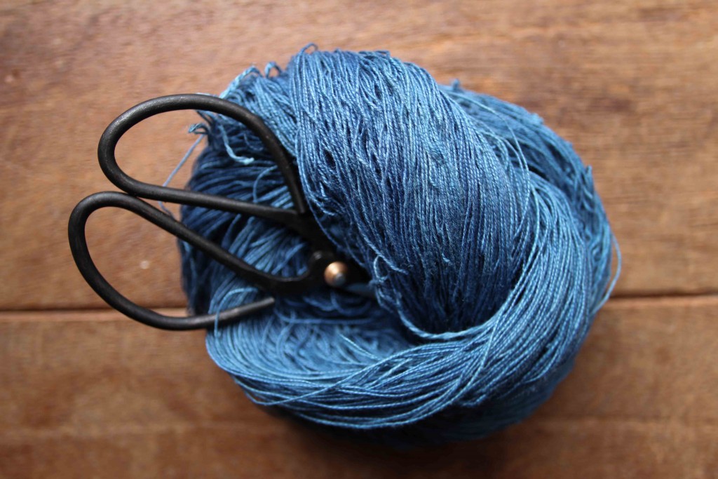 Loop does not recommend you store Bonsai scissors in your yarn, but we just can't resist them! Linen Lace in Indigo